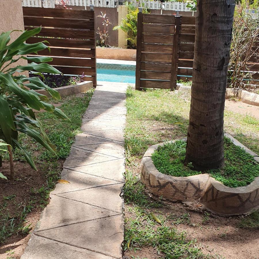 Central Upscale New Kingston Apt With Pool Εξωτερικό φωτογραφία